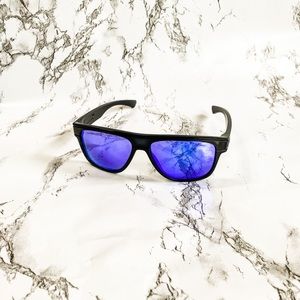 Men’s Oakley Sunglasses & case